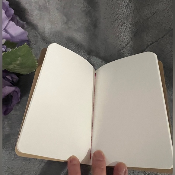 Louis Vuitton small notebook. - Picture 7 of 7